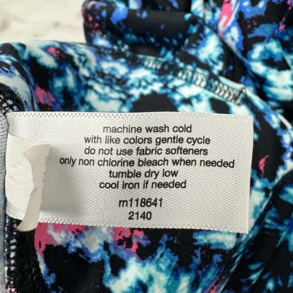 LIVI High-Rise Wicking Capri Legging - Strappy Hem - Size 18/20 1X - Picture 5 of 13